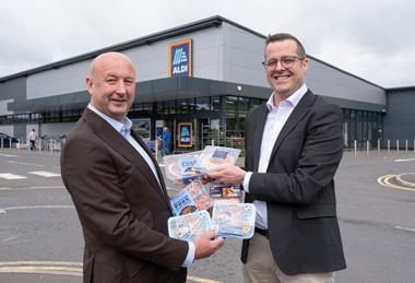 Wayne Godfrey, CEO of Browns Food Group with Alan Leslie, Buying Director of Aldi Scotland (1)