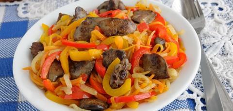 Chicken liver with vegetables
