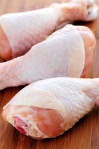 Raw chicken drumsticks