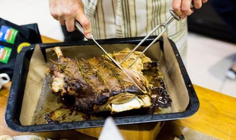 HCC17103 Lamb fans get expert help on how to cook long and slow 2  6