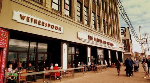 ALBERT AND LION WETHERSPOONS BLACKPOOL SEAFRONT JULY 2012 7581640462 